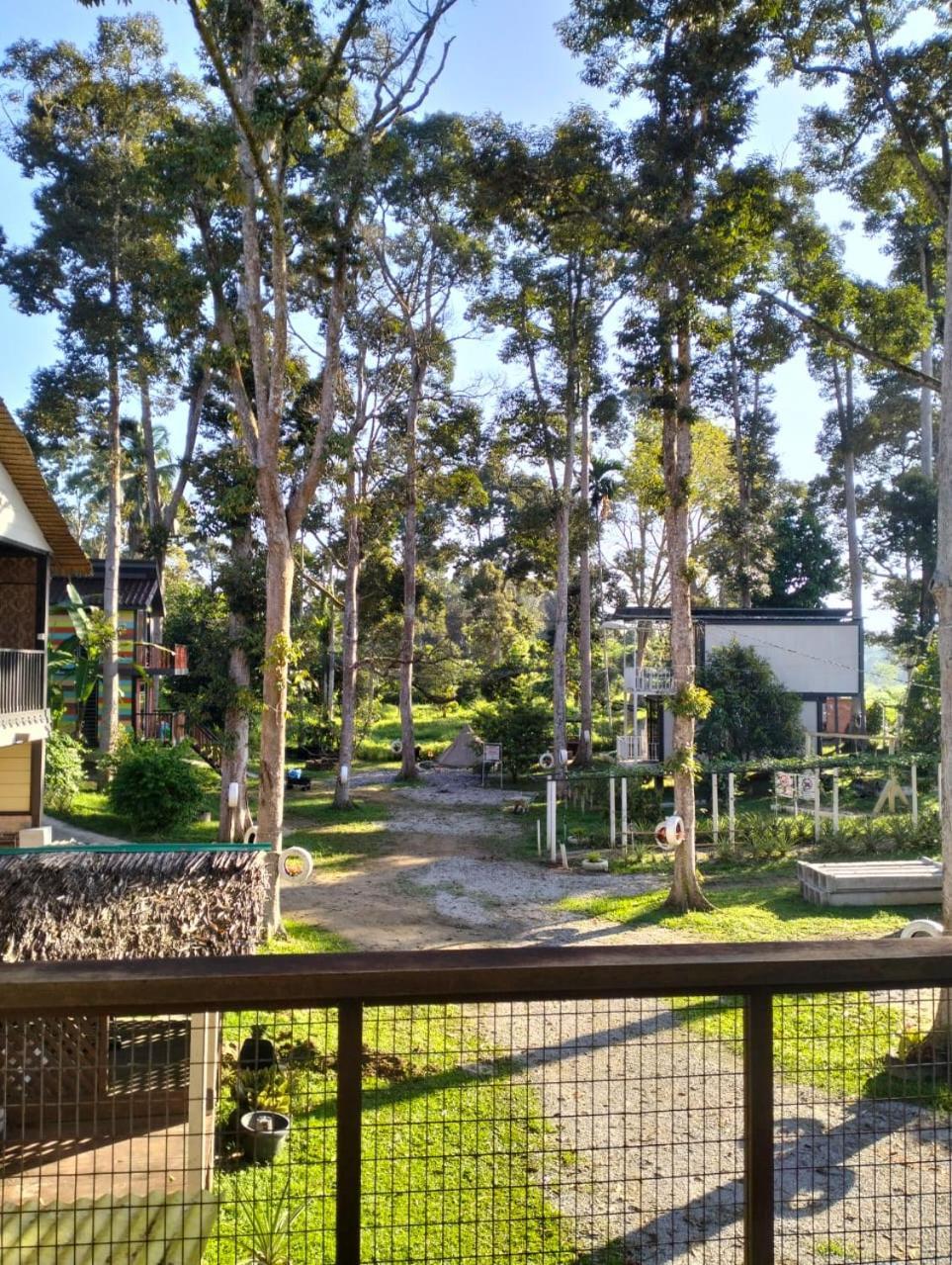 Resort D Rumah Bonda River View Куала-Кангсар Экстерьер фото